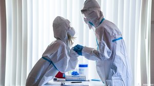 18 year old girl Katya spits out cum after virginity losing intercourse